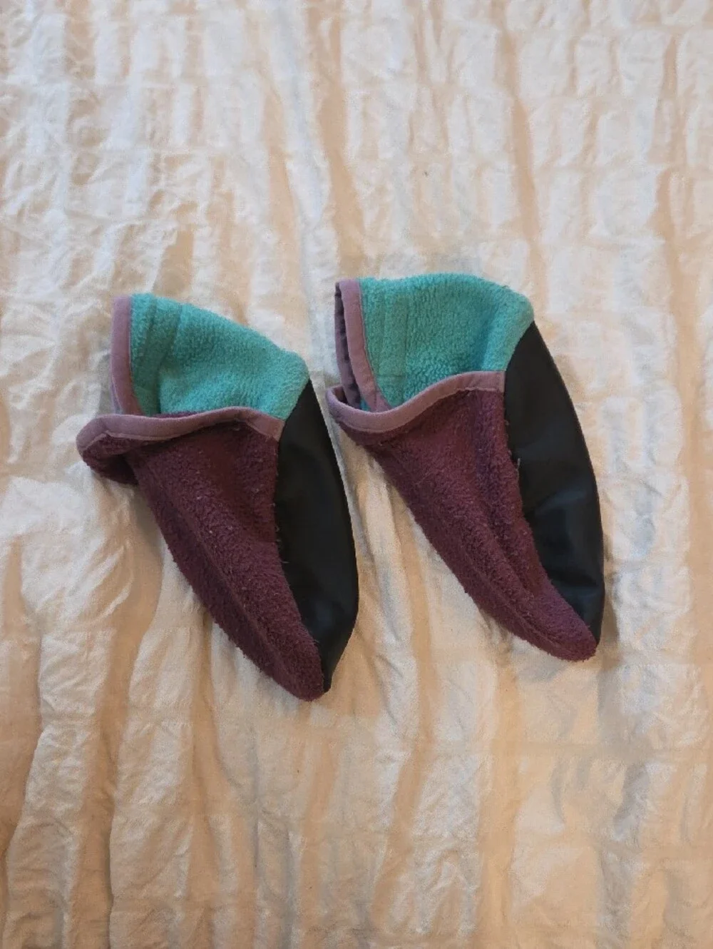 Patagonia Kids Purple Slip-On Slippers with Green Interior